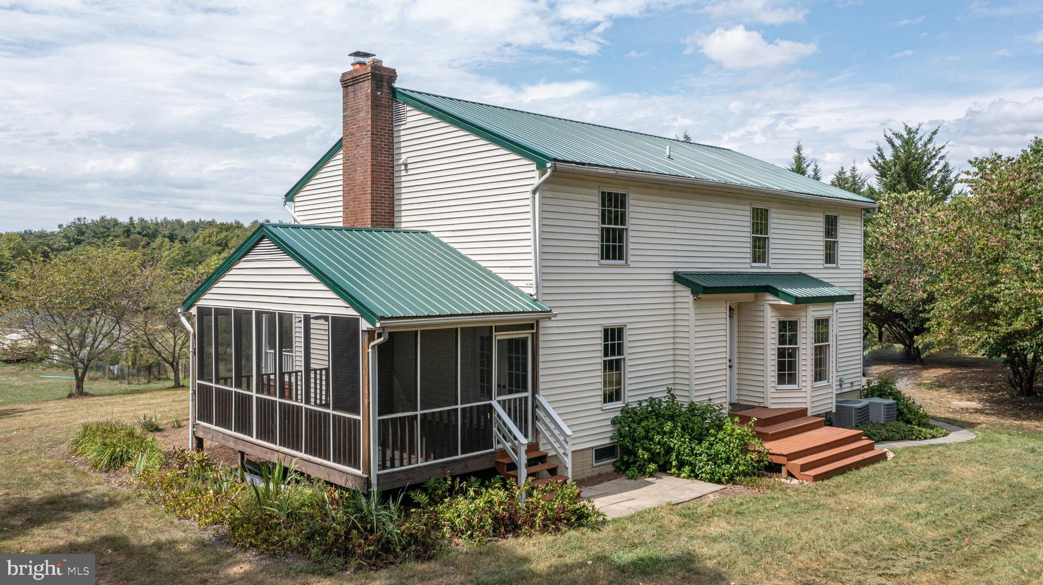 LOVETTSVILLE - Residential