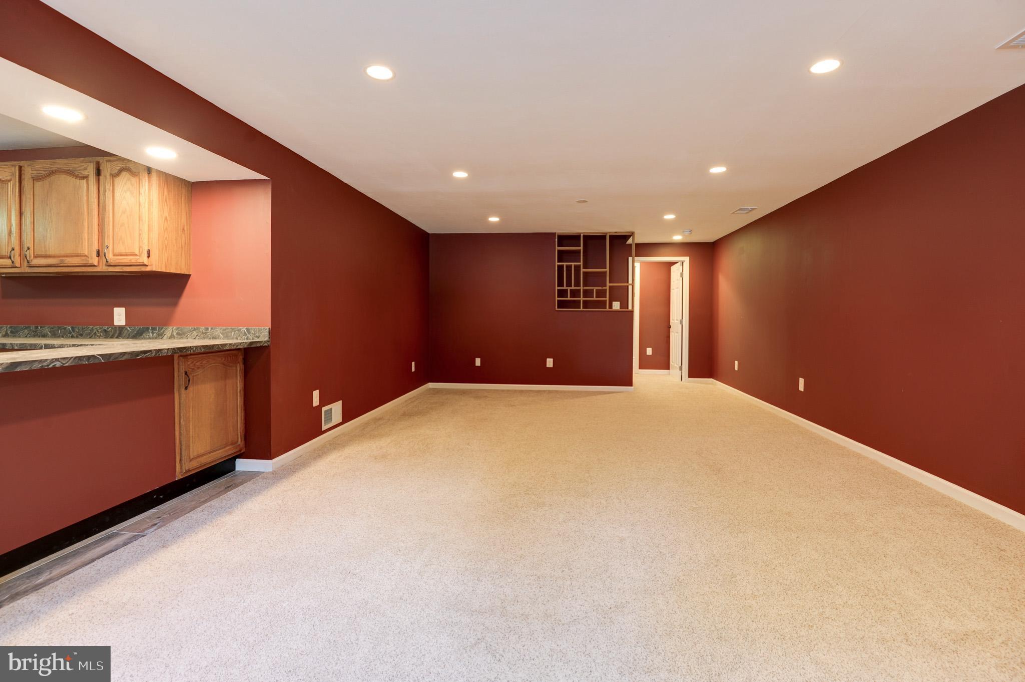 LOVETTSVILLE - Residential