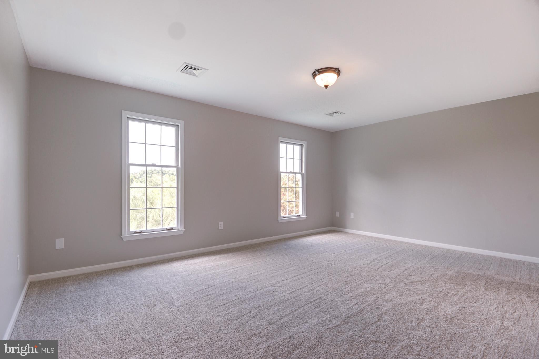 LOVETTSVILLE - Residential