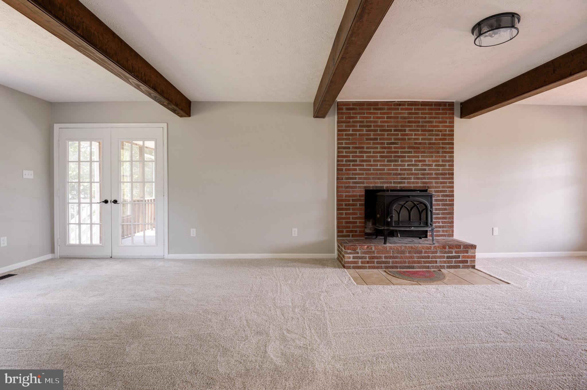 LOVETTSVILLE - Residential