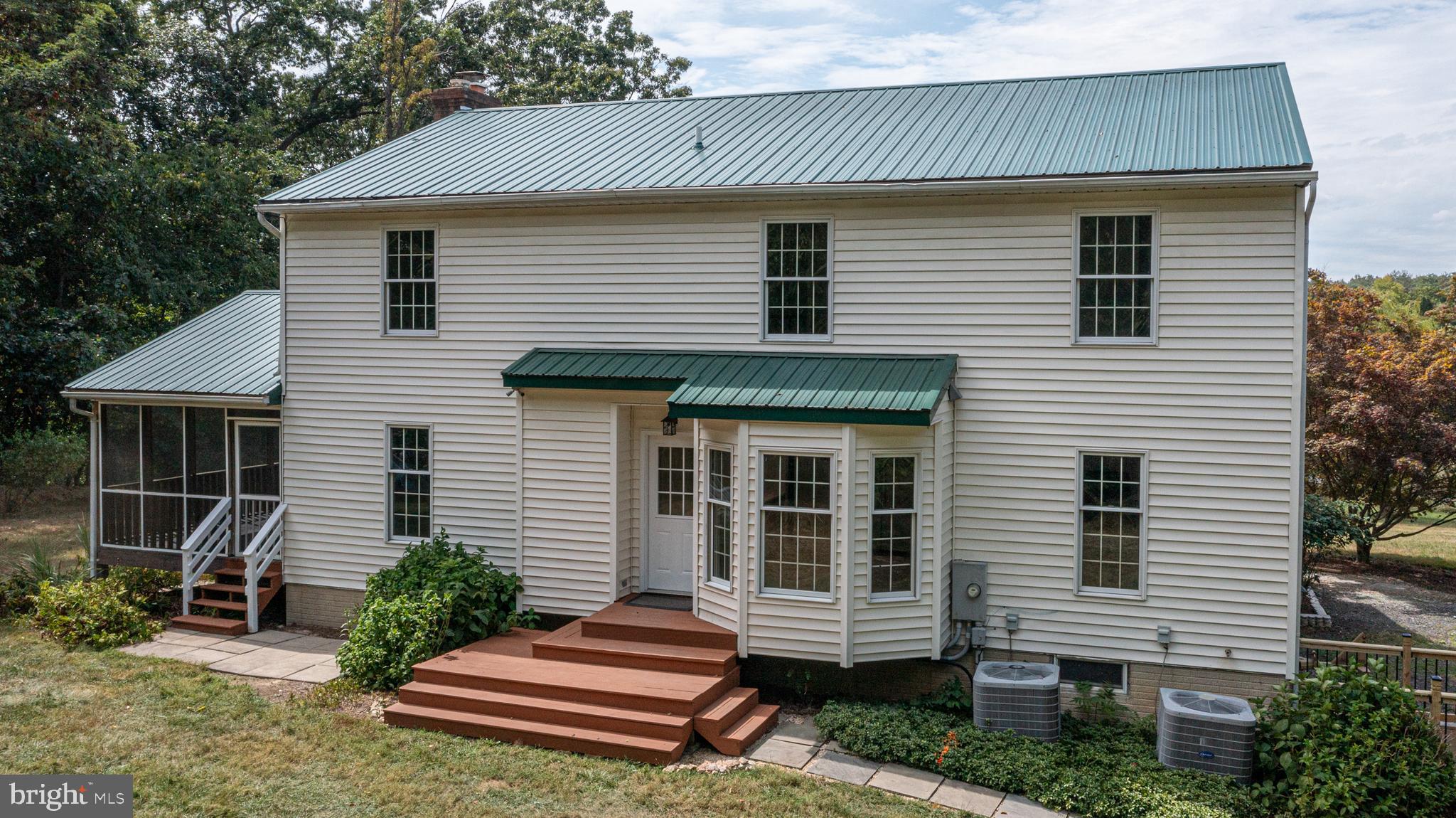 LOVETTSVILLE - Residential