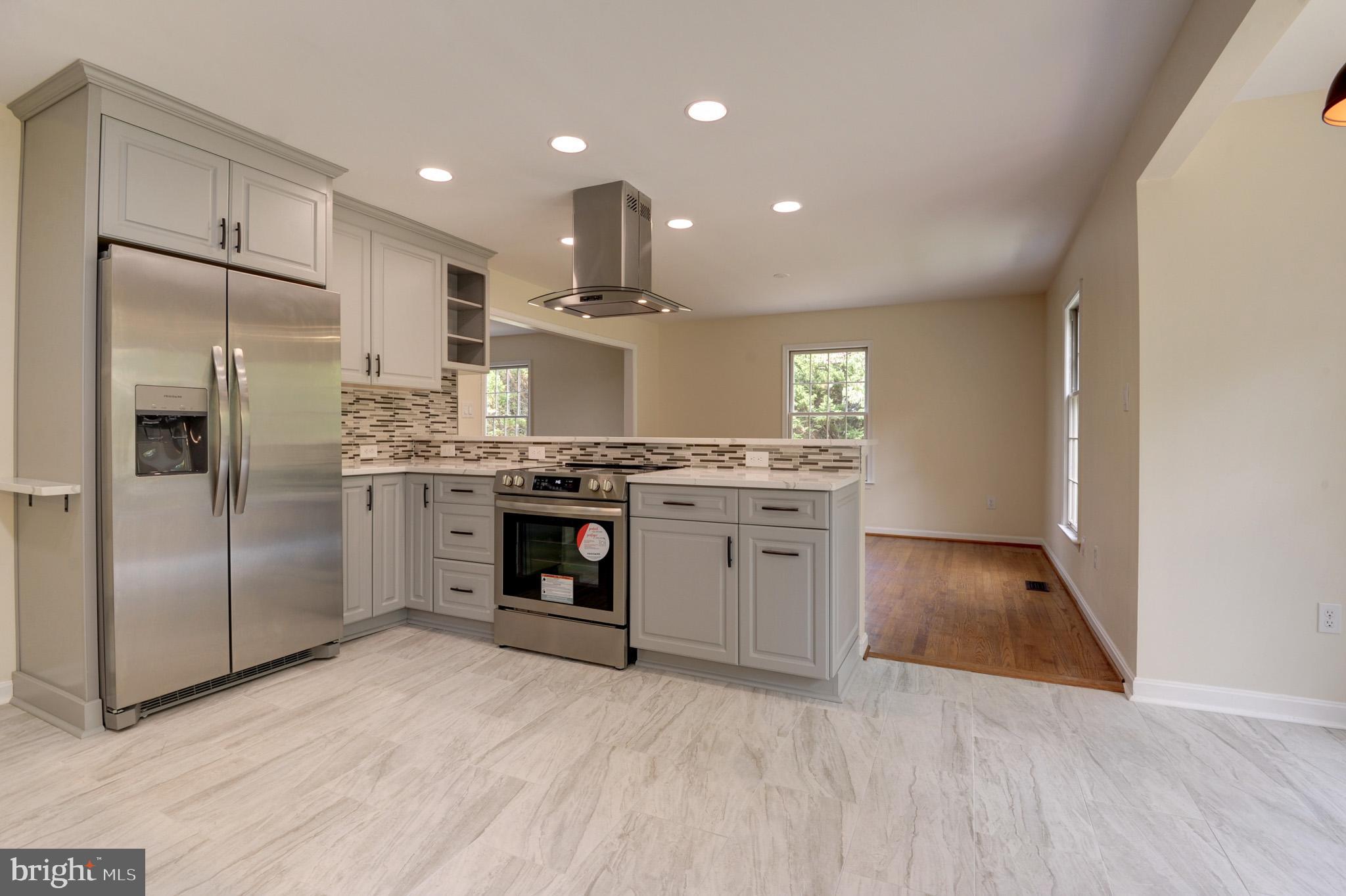 LOVETTSVILLE - Residential