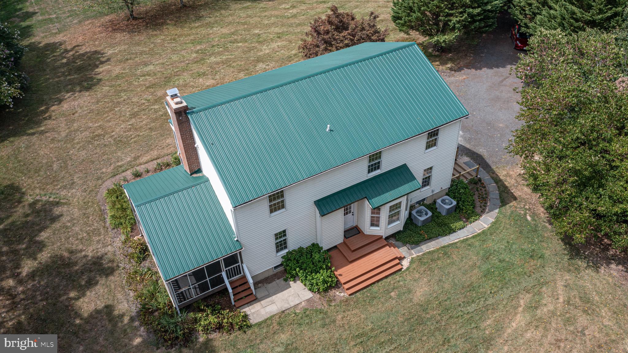 LOVETTSVILLE - Residential