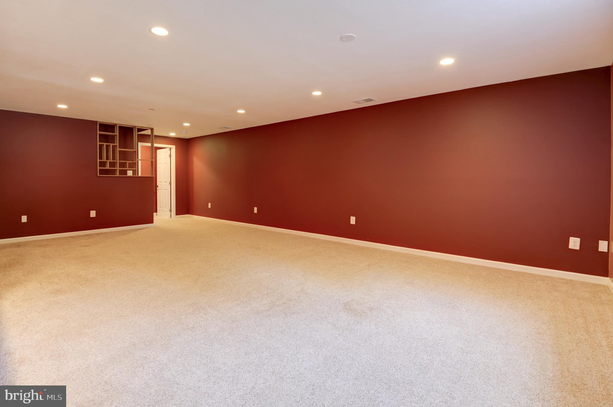 LOVETTSVILLE - Residential