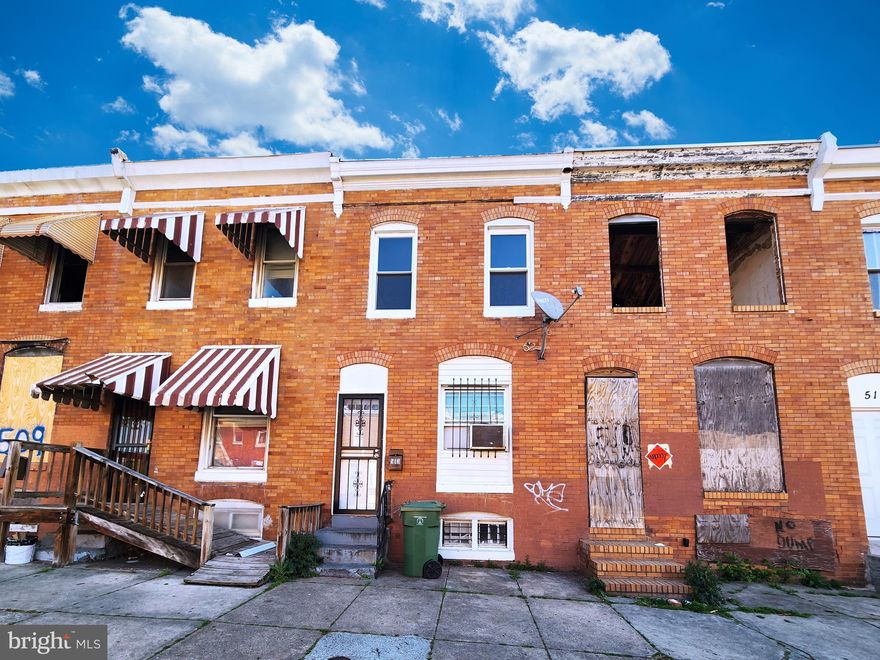 ONLINE AUCTION: Bidding begins 5/28/2024 @ 10:00 AM. Bidding ends 5/30/2024 @ 12:10 PM.  List Price is Suggested Opening Bid. Deposit: $7,500. 2 Story Townhouse located in the Carrollton Ridge area. BLOCKS to Westside Shopping Center. JUST MINUTES to Carroll Park Golf Course. Easy access to major traffic artery Wilkens Ave. Property is rented @ $500/month.