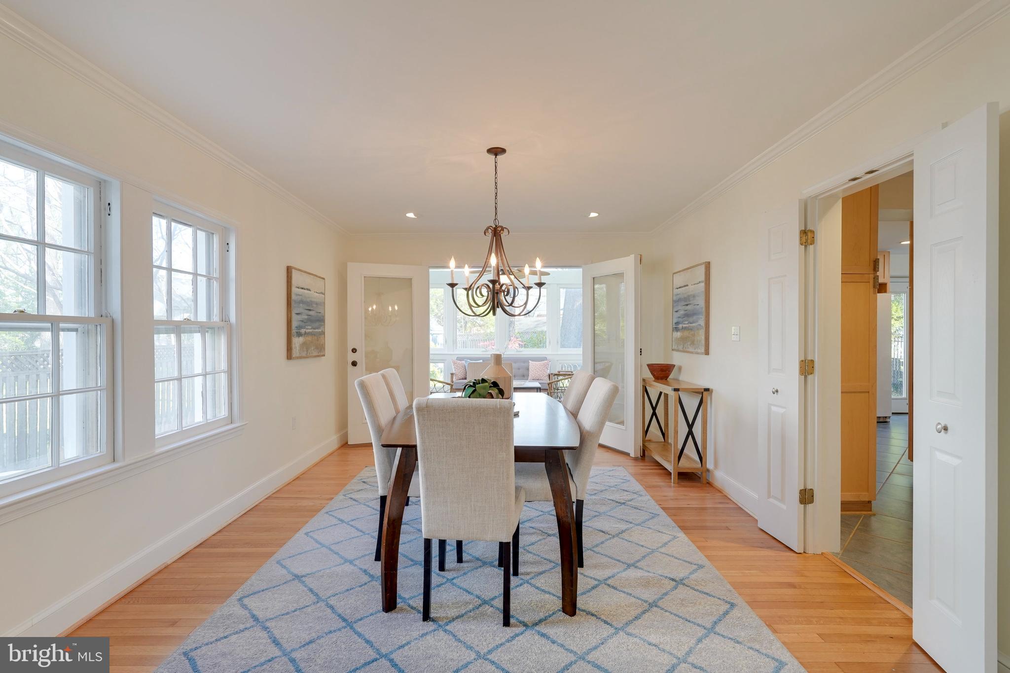 GREENWICH FOREST - Residential