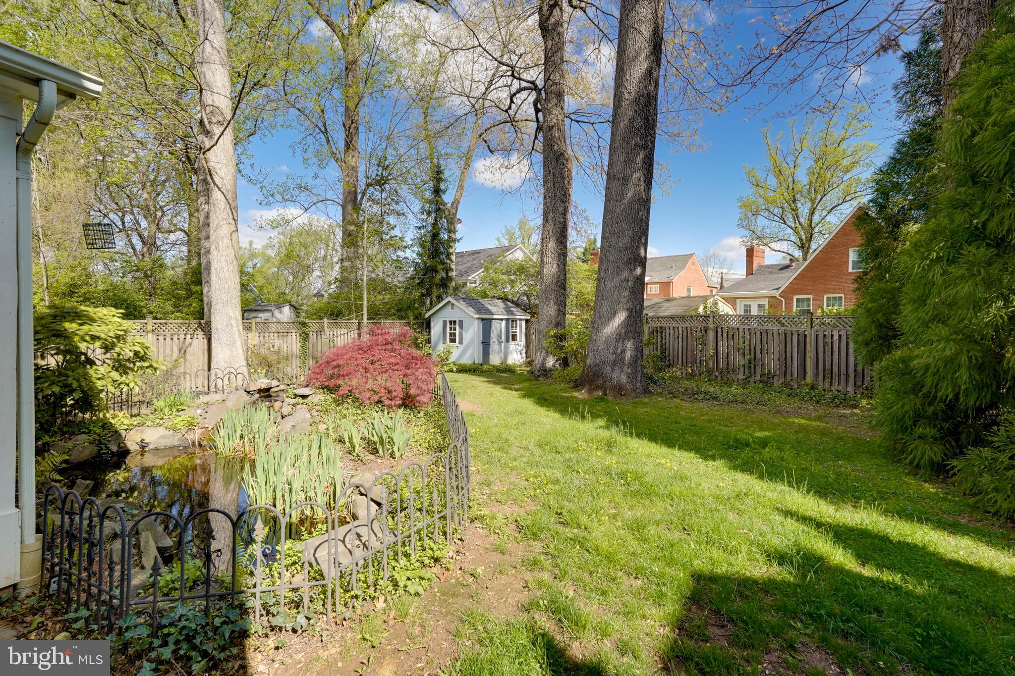 GREENWICH FOREST - Residential