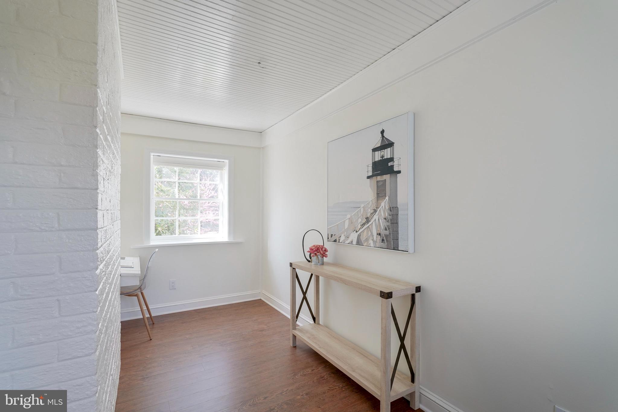 GREENWICH FOREST - Residential