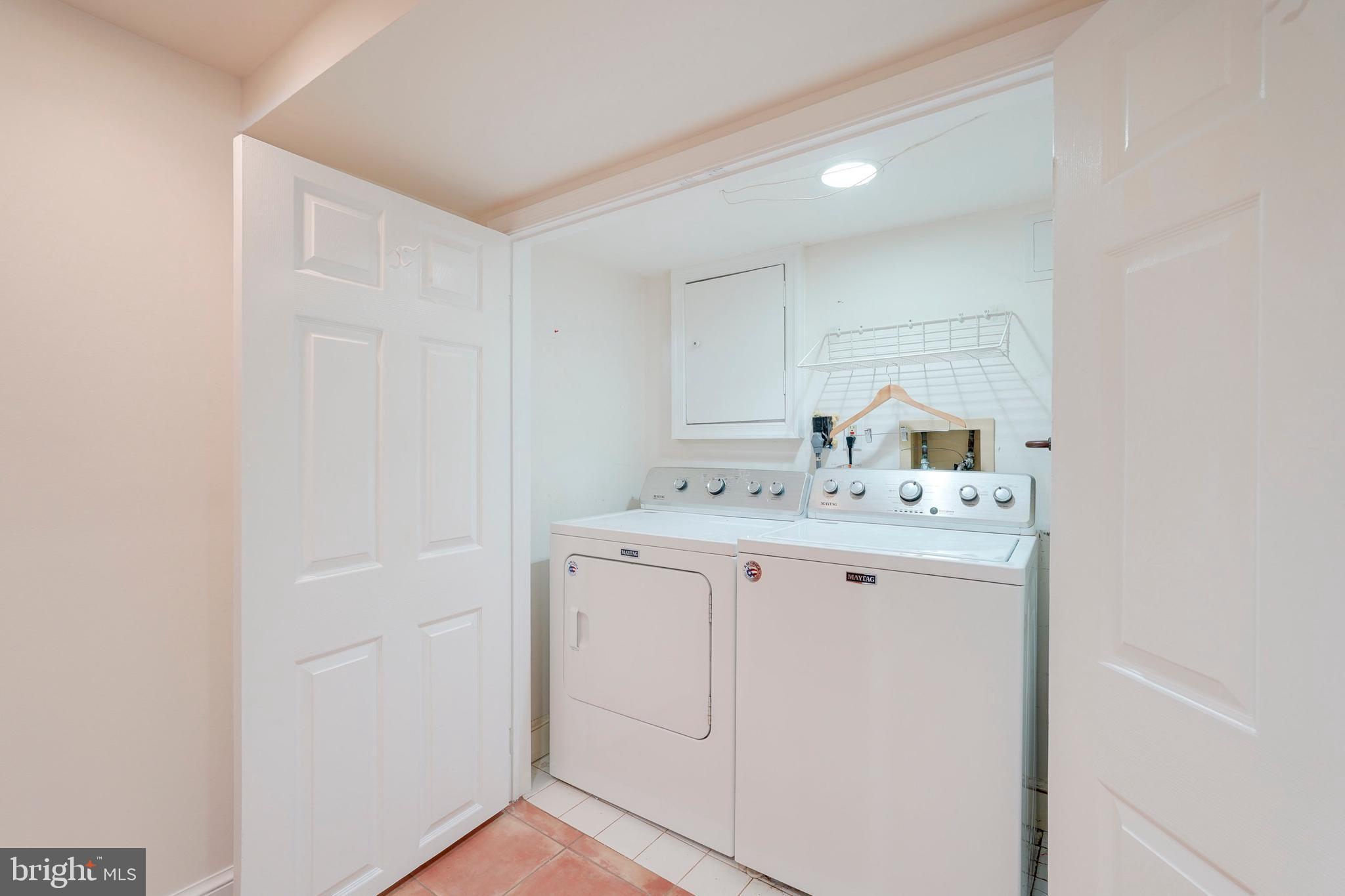 GREENWICH FOREST - Residential