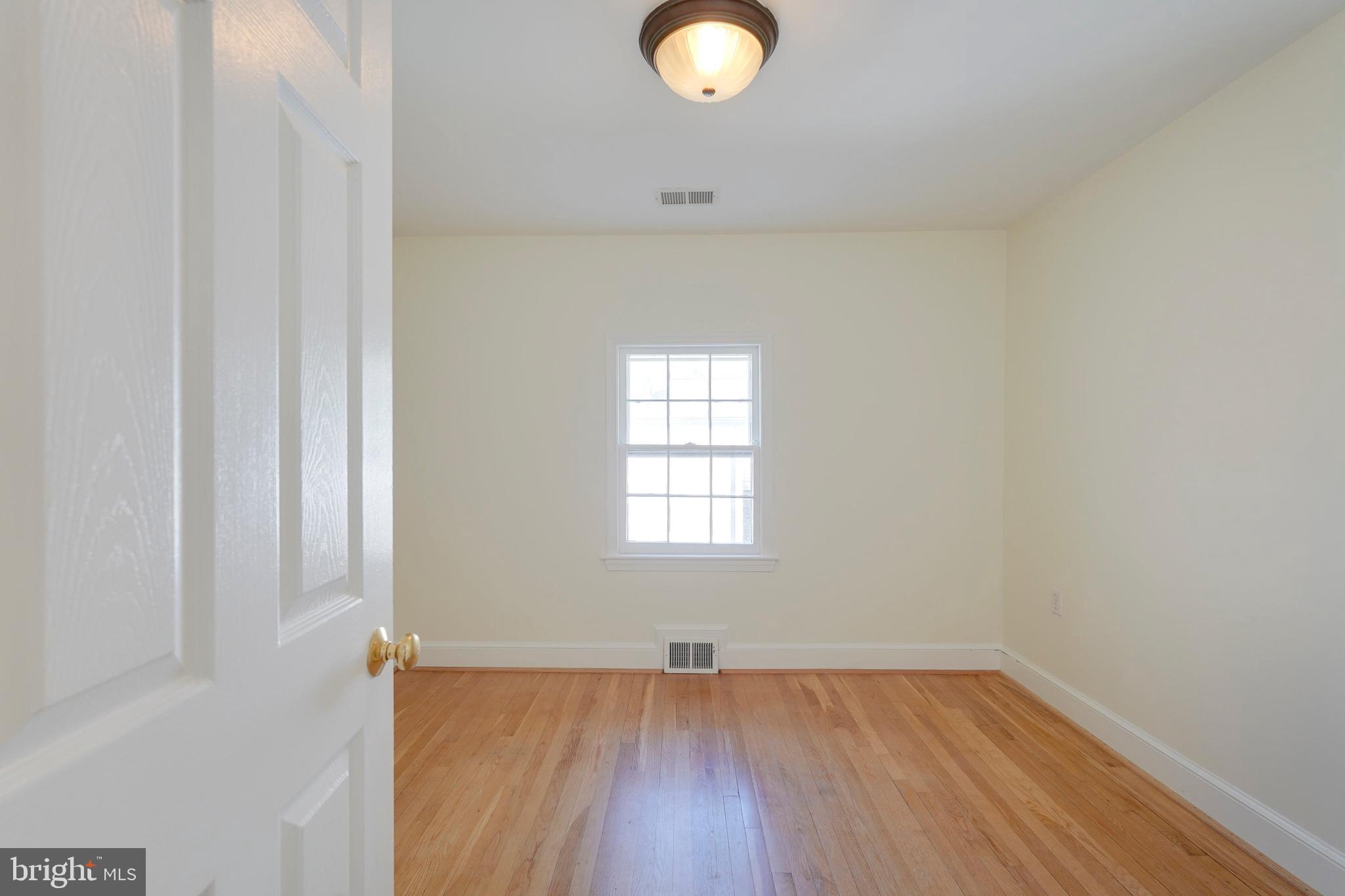 GREENWICH FOREST - Residential