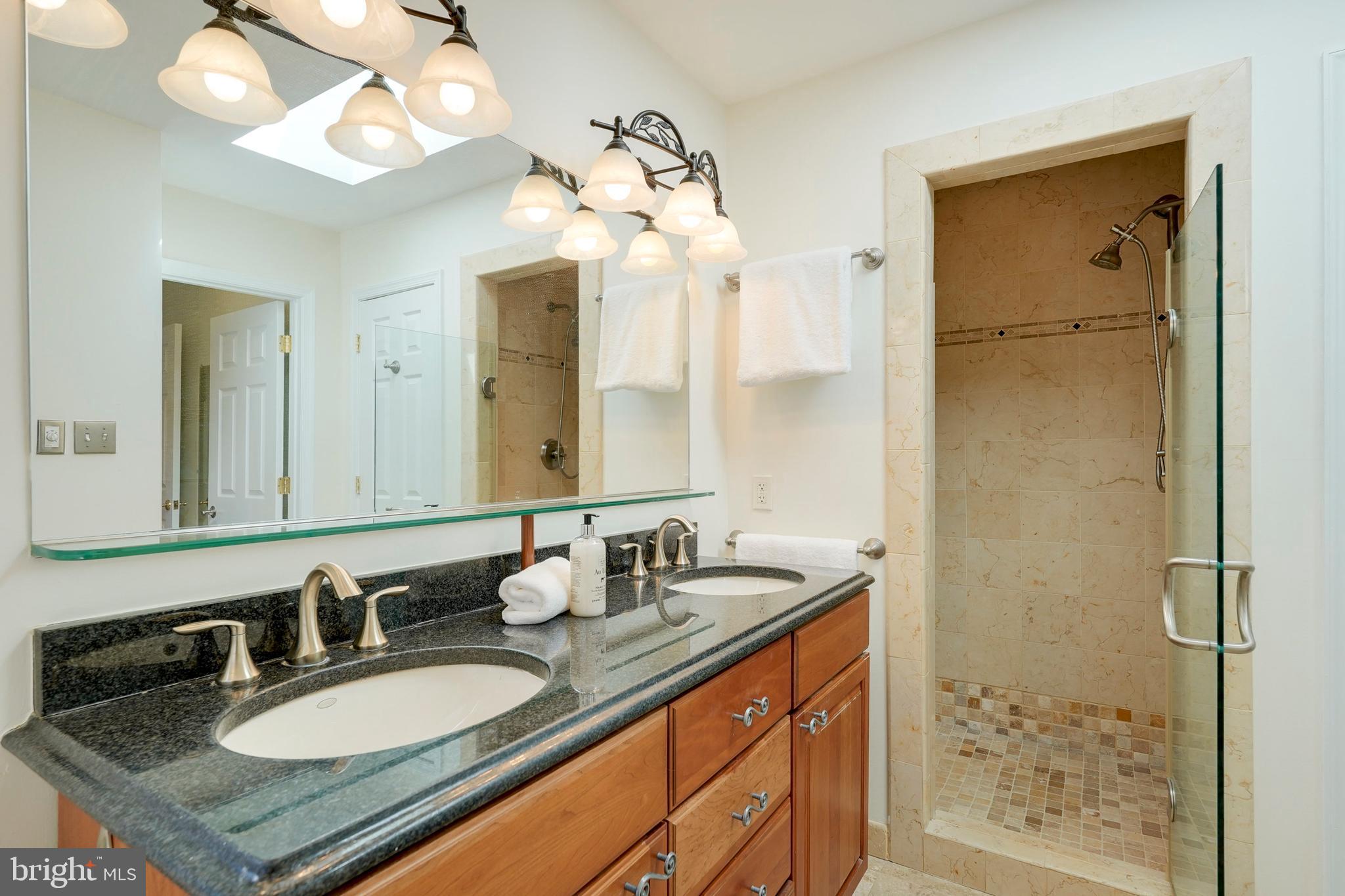 GREENWICH FOREST - Residential