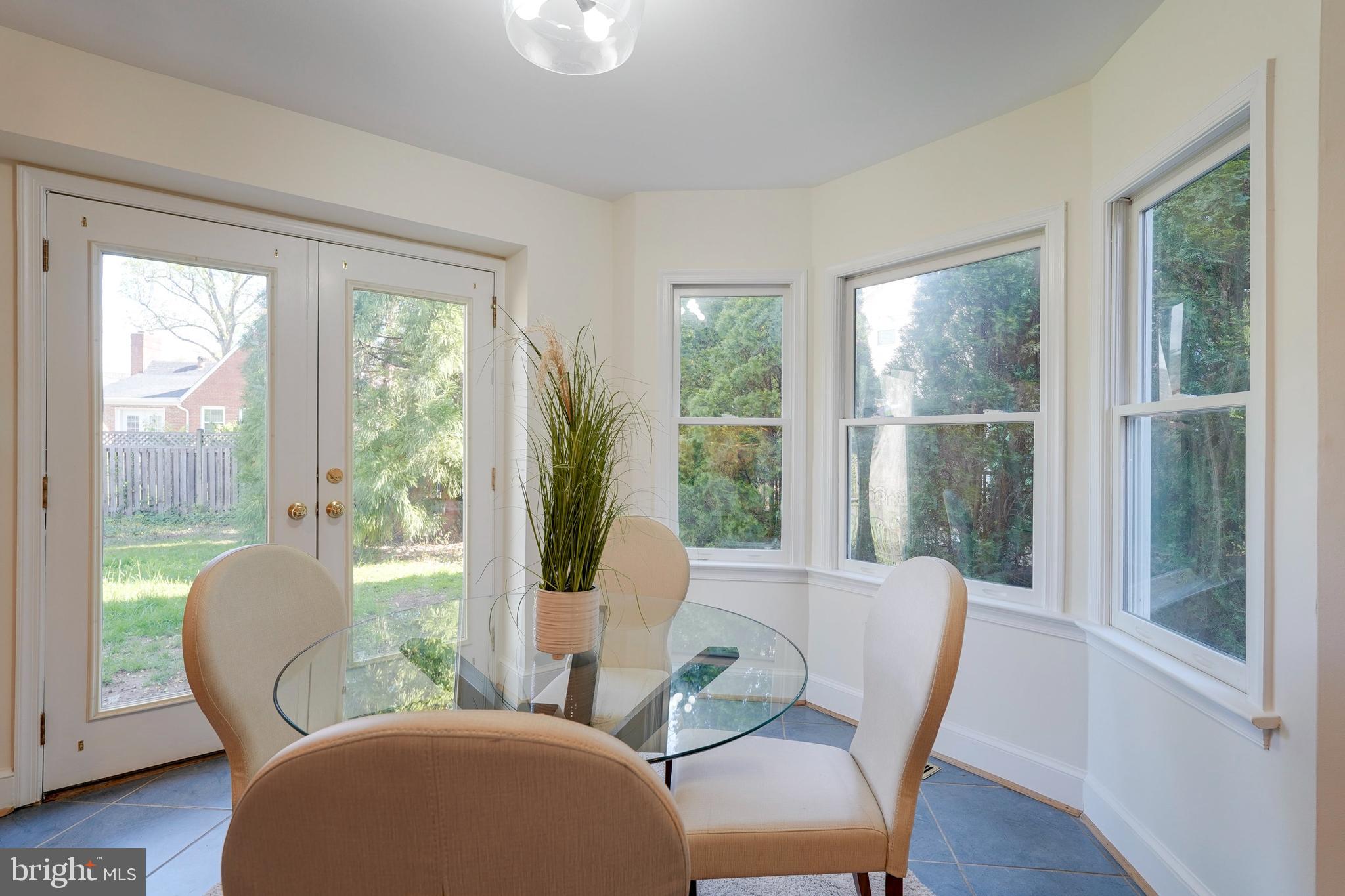 GREENWICH FOREST - Residential