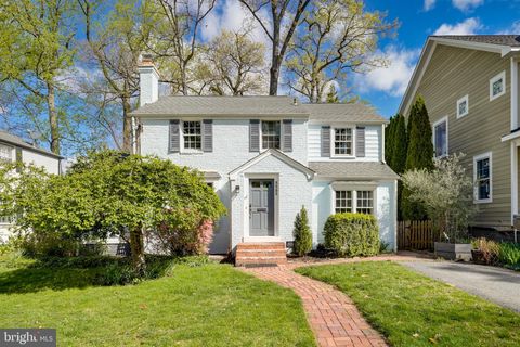Photo of 5505 Charlcote Road, BETHESDA, MD 20817 (MLS # MDMC2155702)