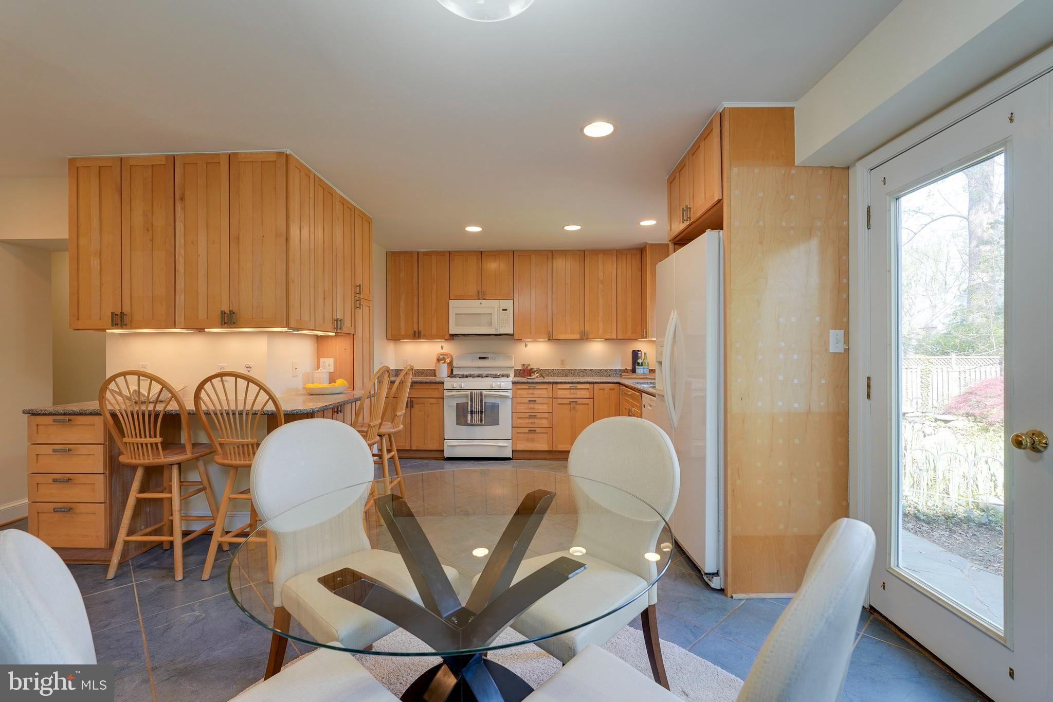 GREENWICH FOREST - Residential