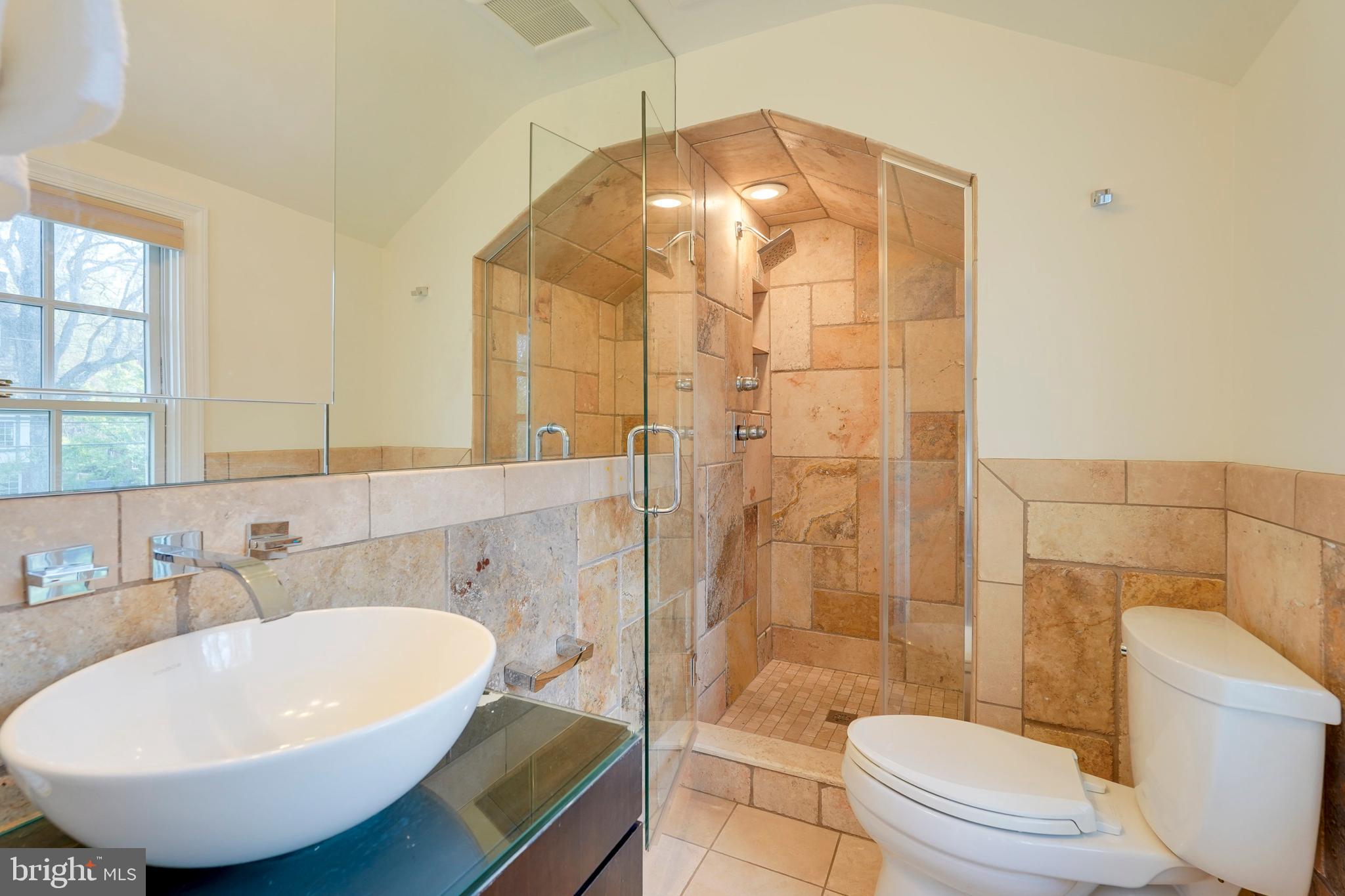 GREENWICH FOREST - Residential