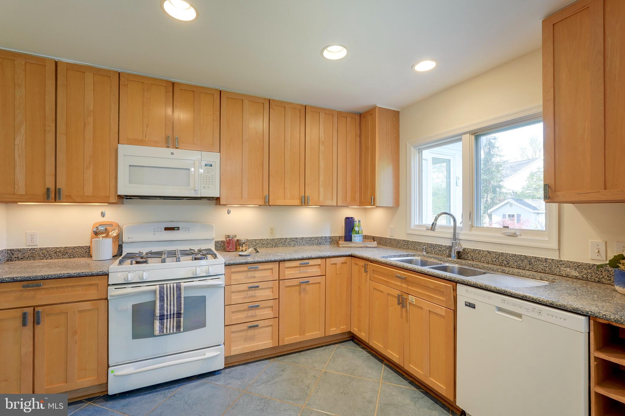 GREENWICH FOREST - Residential