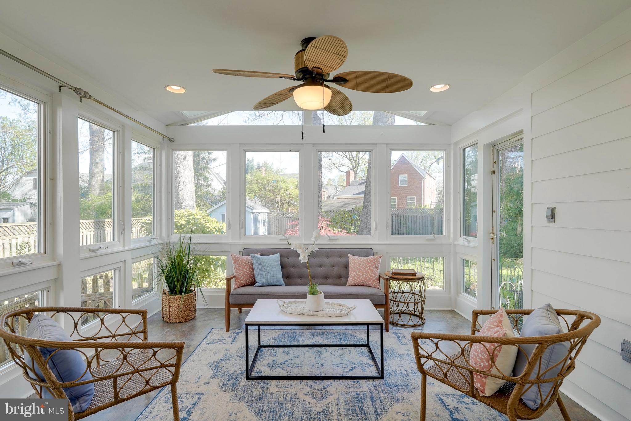 GREENWICH FOREST - Residential