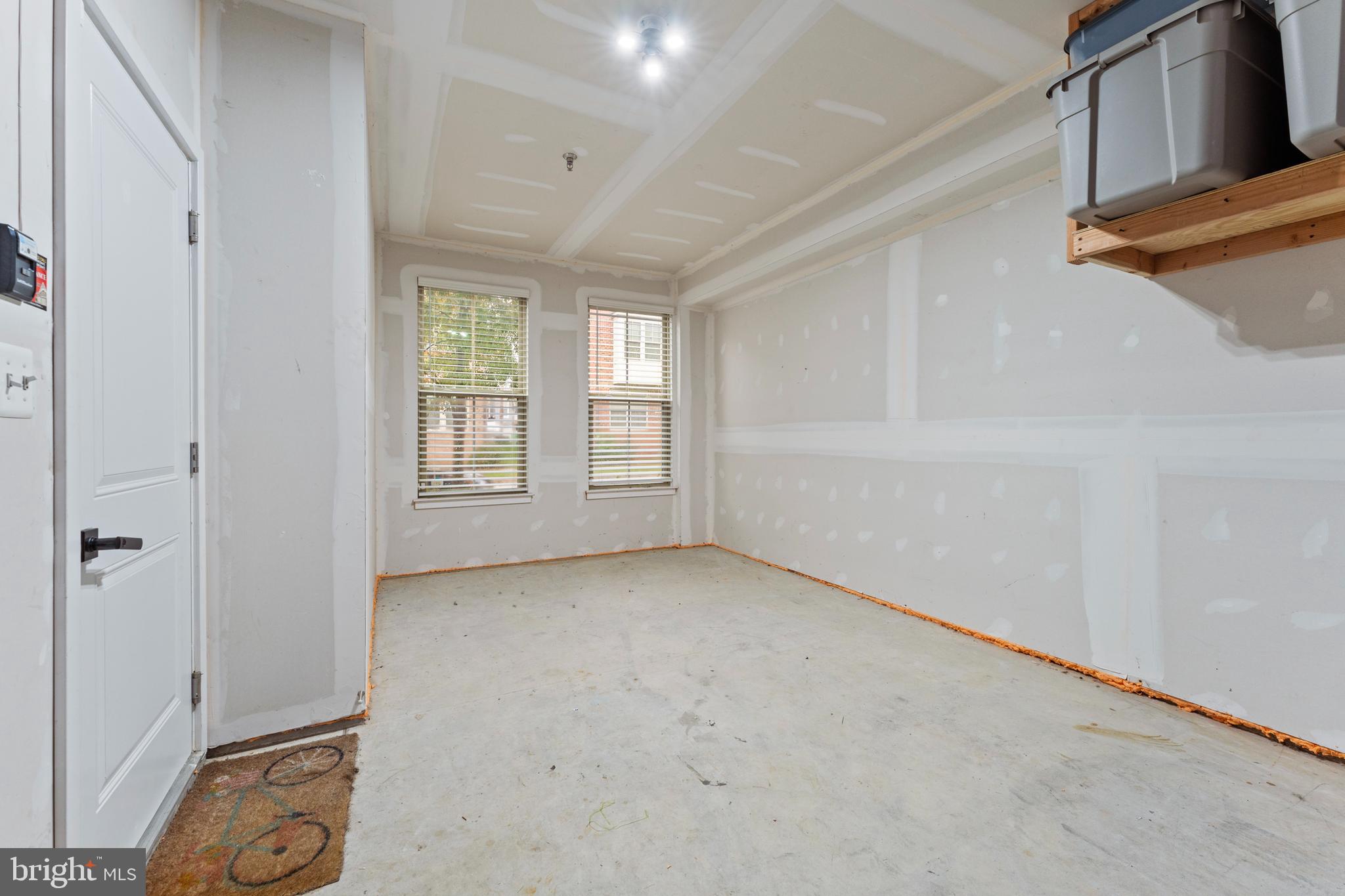 OLDHAM CROSSING - Residential Lease