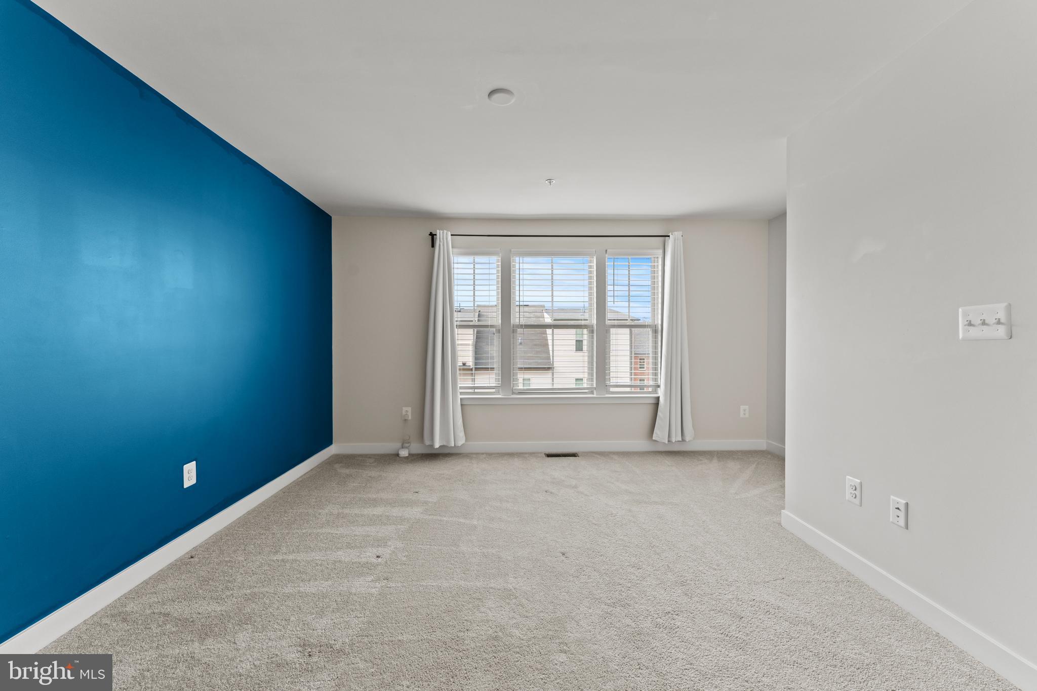 OLDHAM CROSSING - Residential Lease