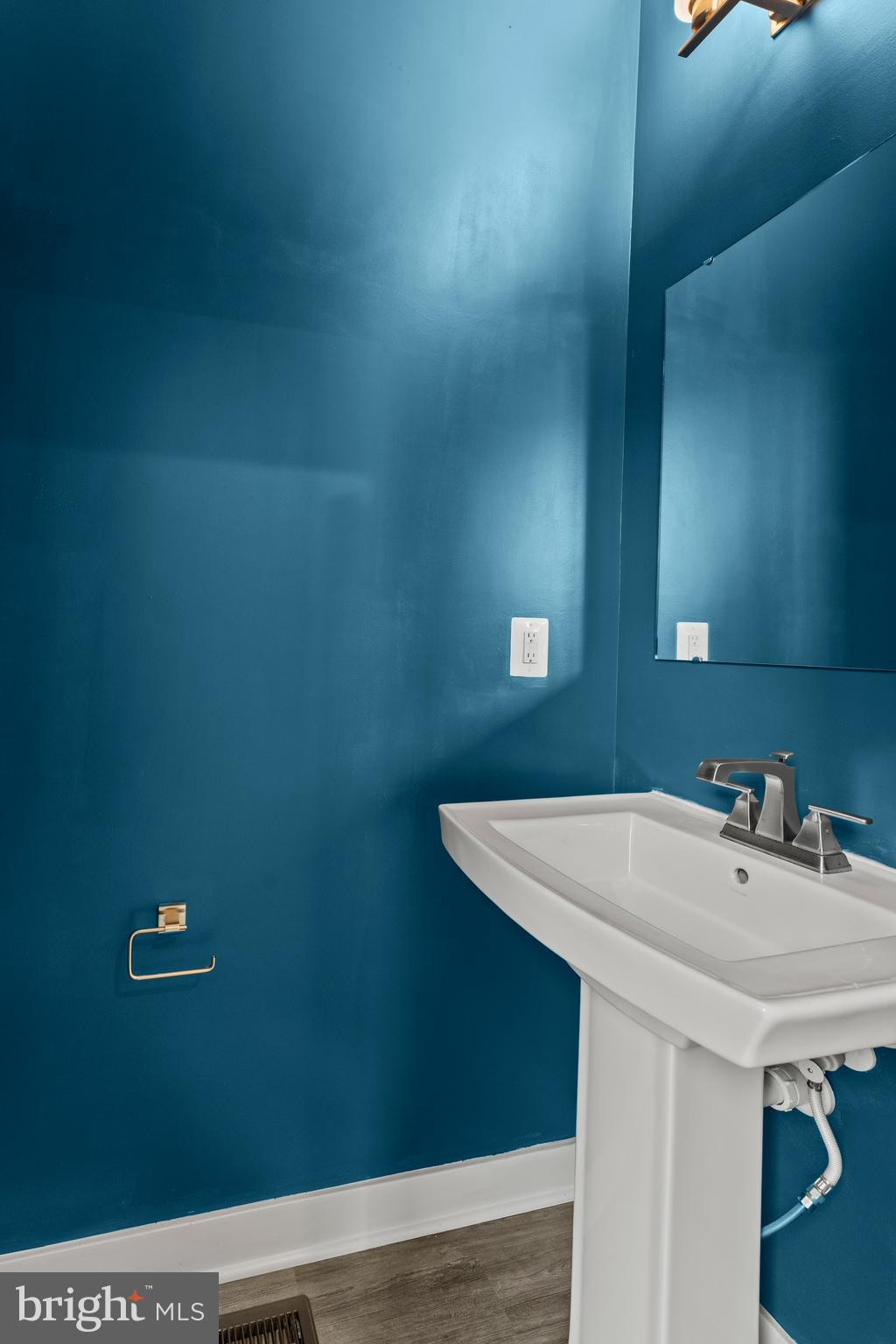 OLDHAM CROSSING - Residential Lease