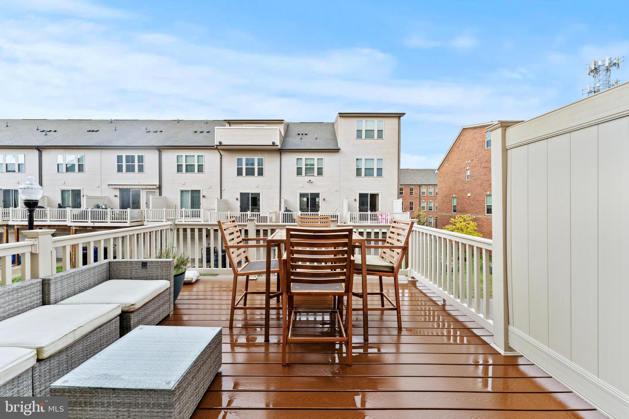 OLDHAM CROSSING - Residential Lease