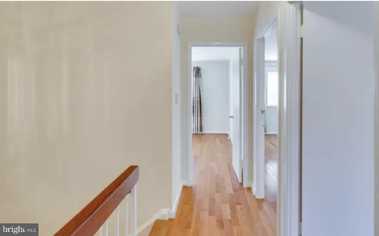 TYSONS COURT - Residential Lease