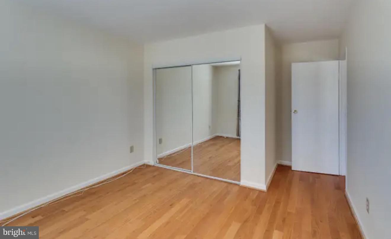 TYSONS COURT - Residential Lease