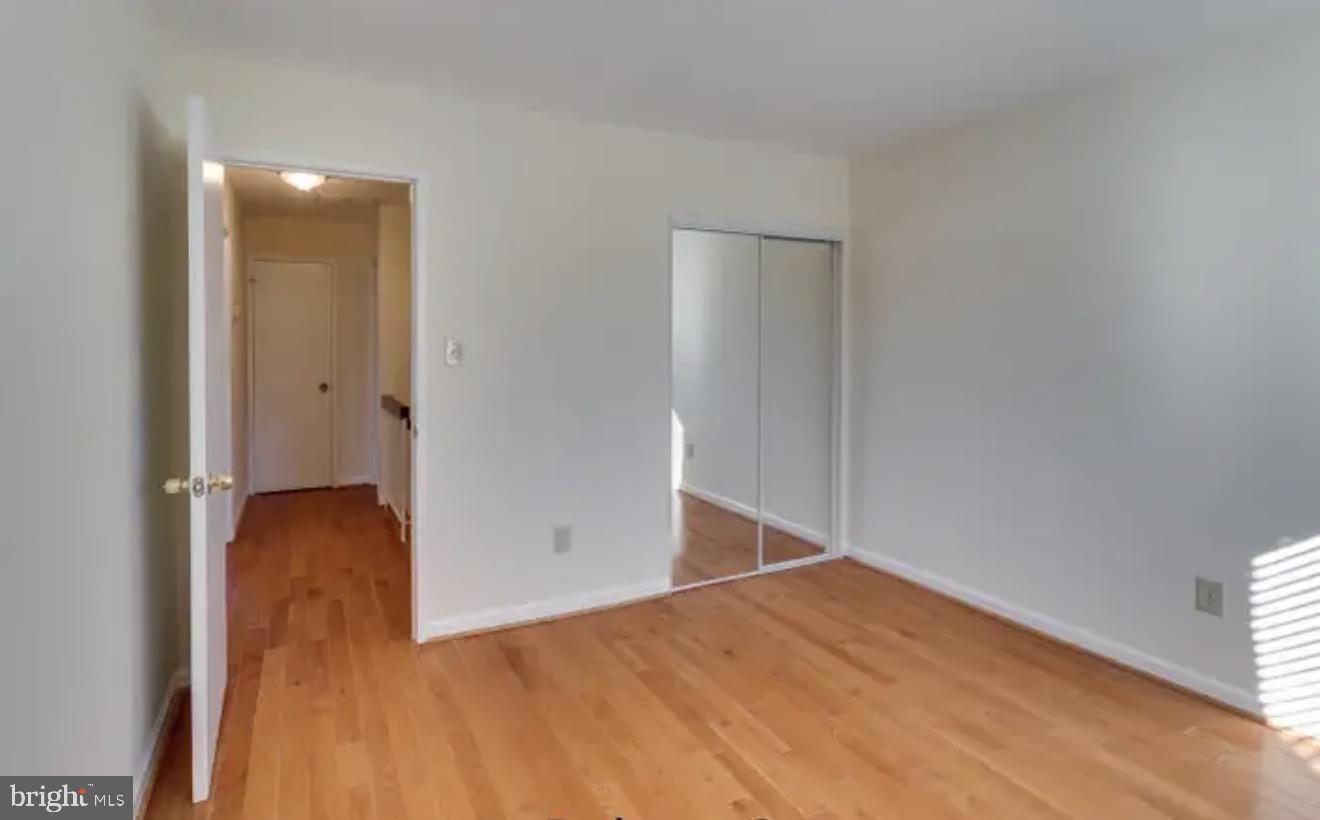 TYSONS COURT - Residential Lease