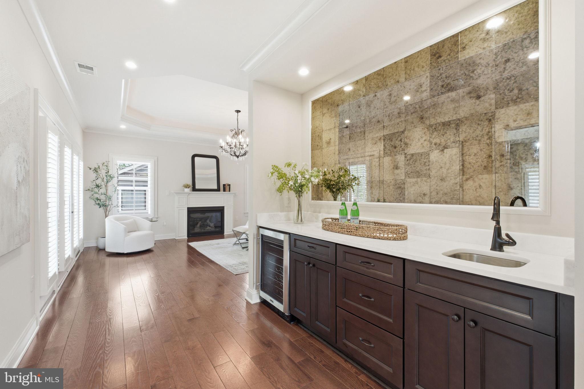 VIENNA WOODS - Residential