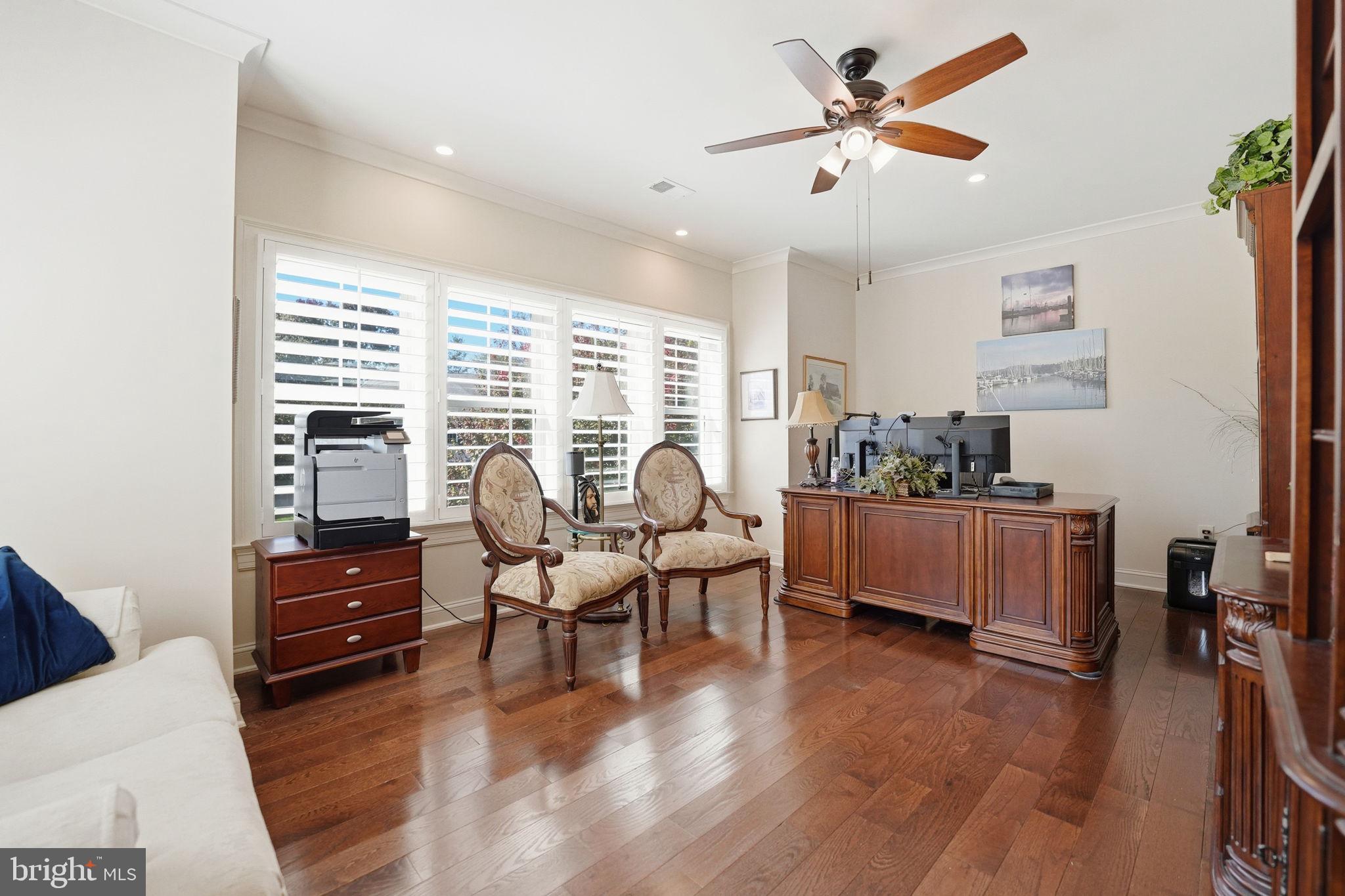 VIENNA WOODS - Residential