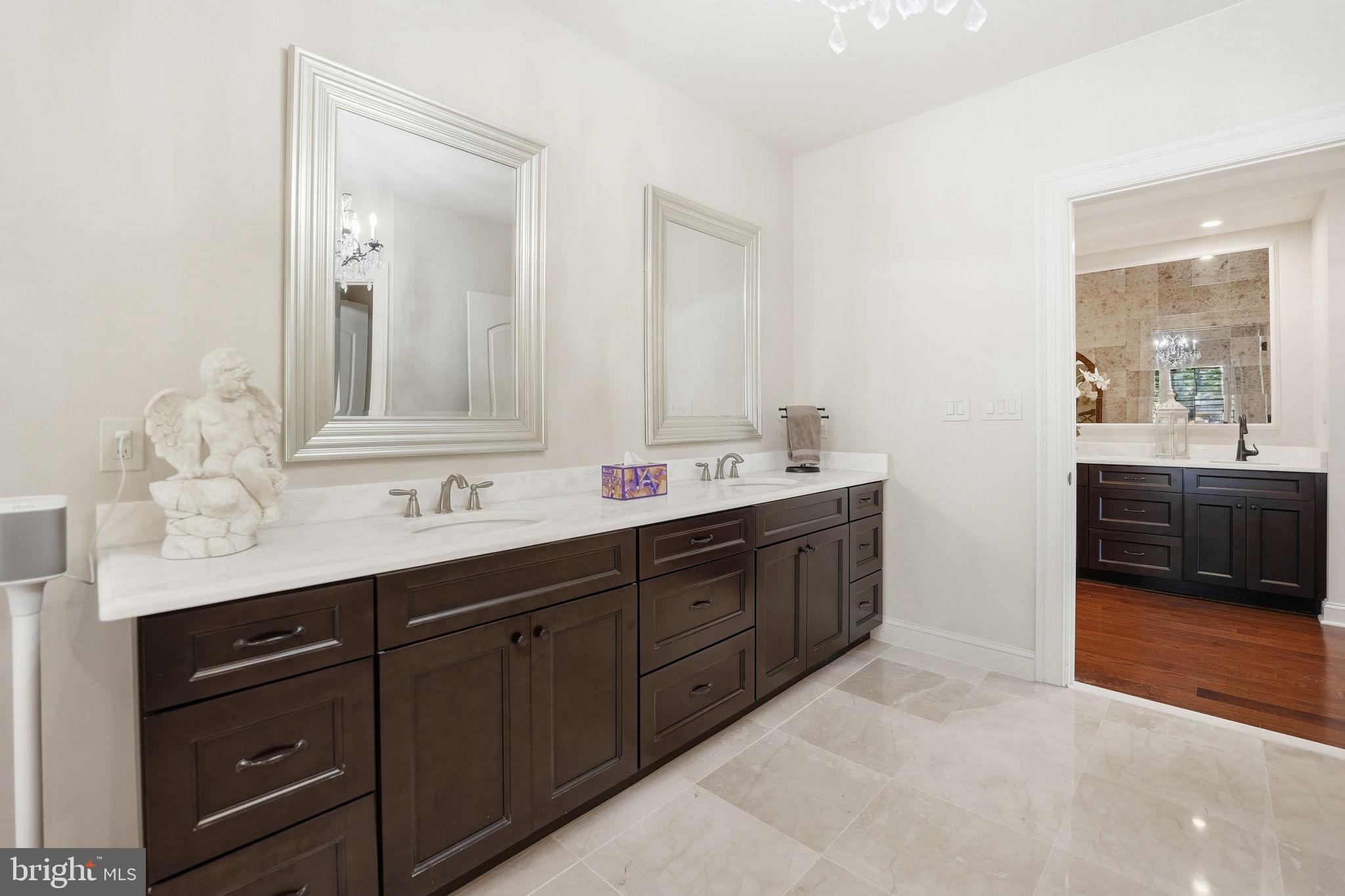 VIENNA WOODS - Residential