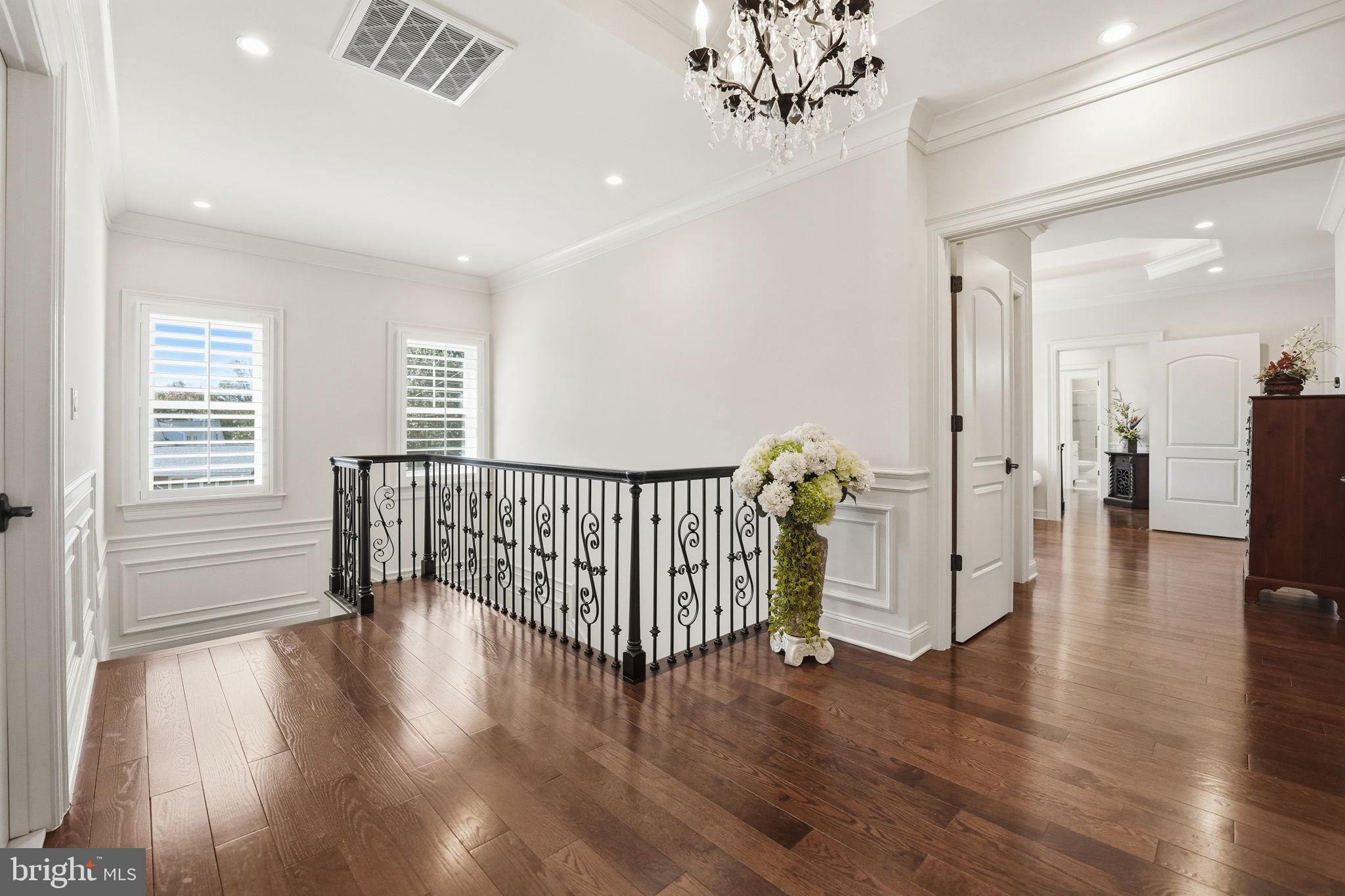 VIENNA WOODS - Residential