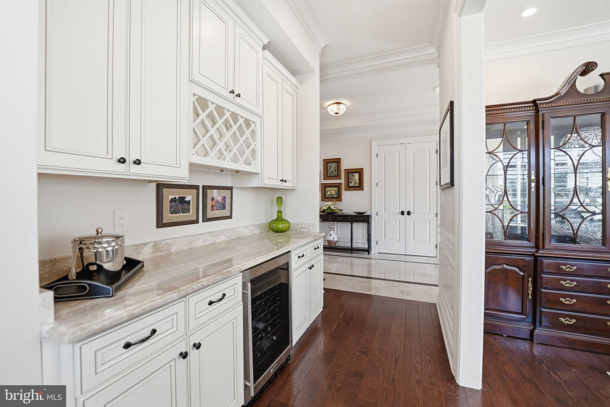 VIENNA WOODS - Residential