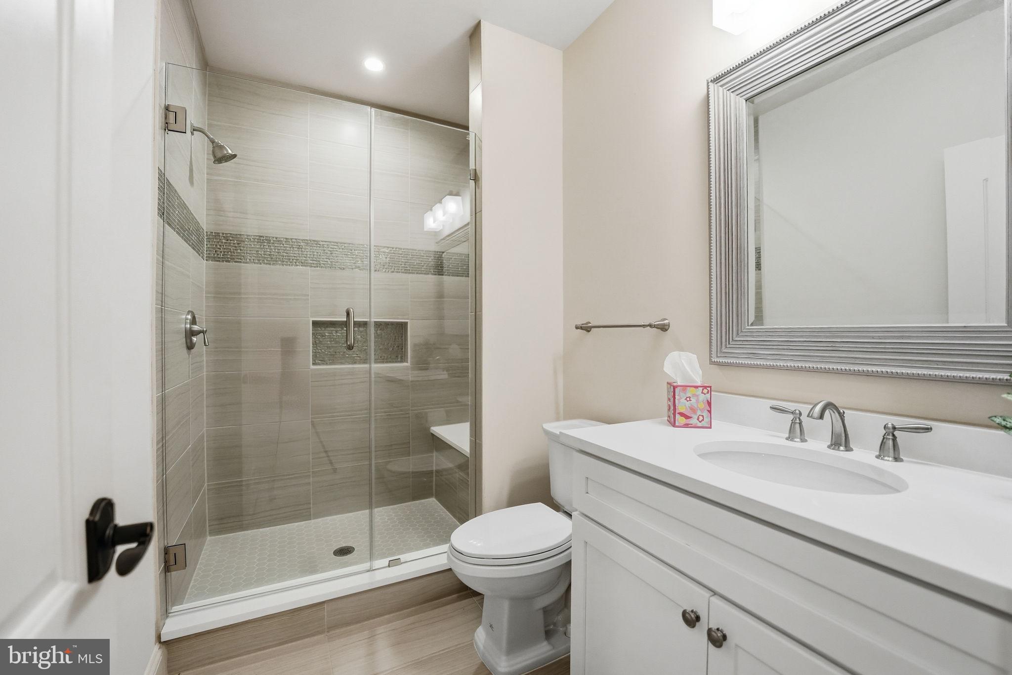 VIENNA WOODS - Residential