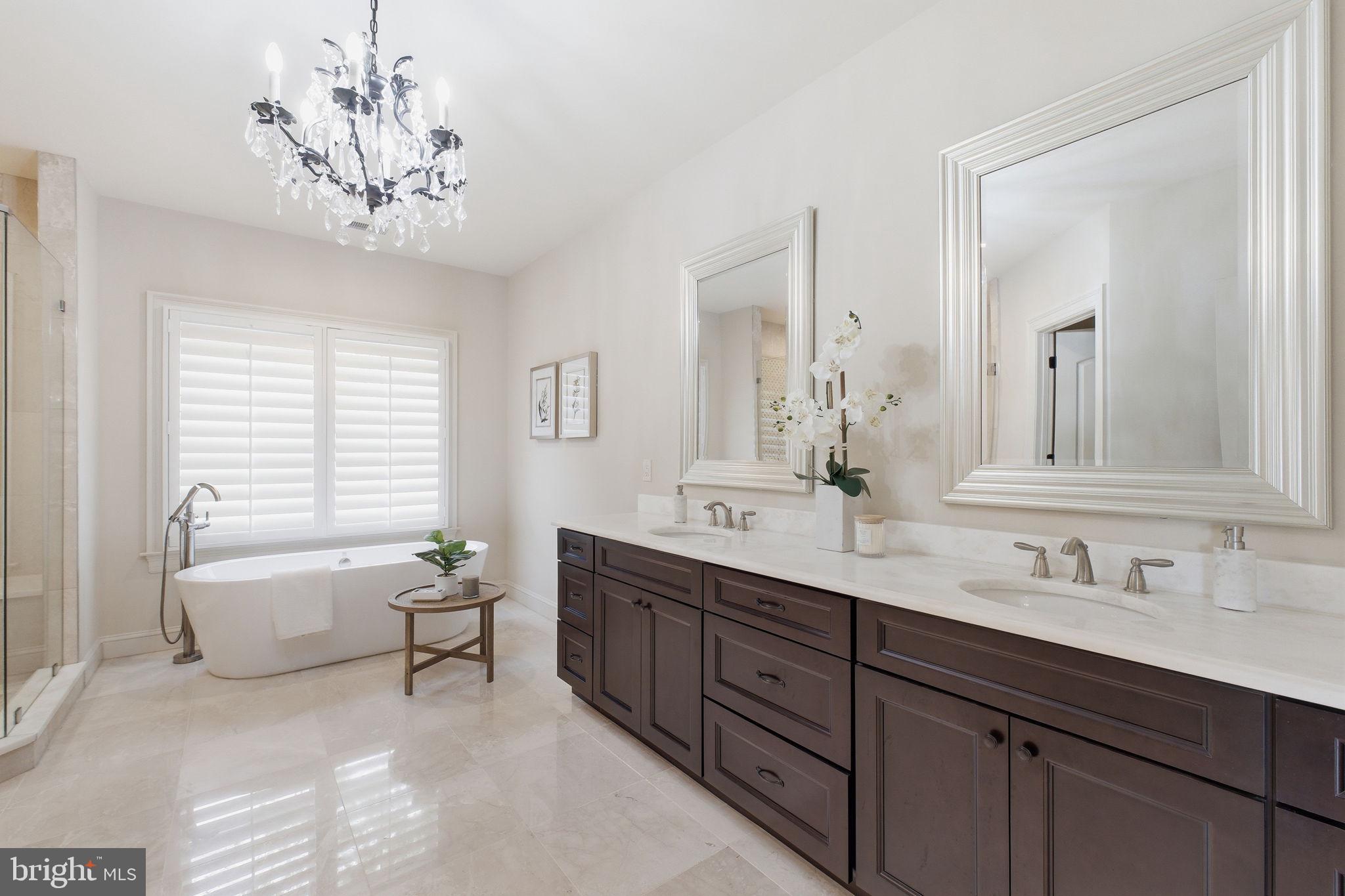 VIENNA WOODS - Residential