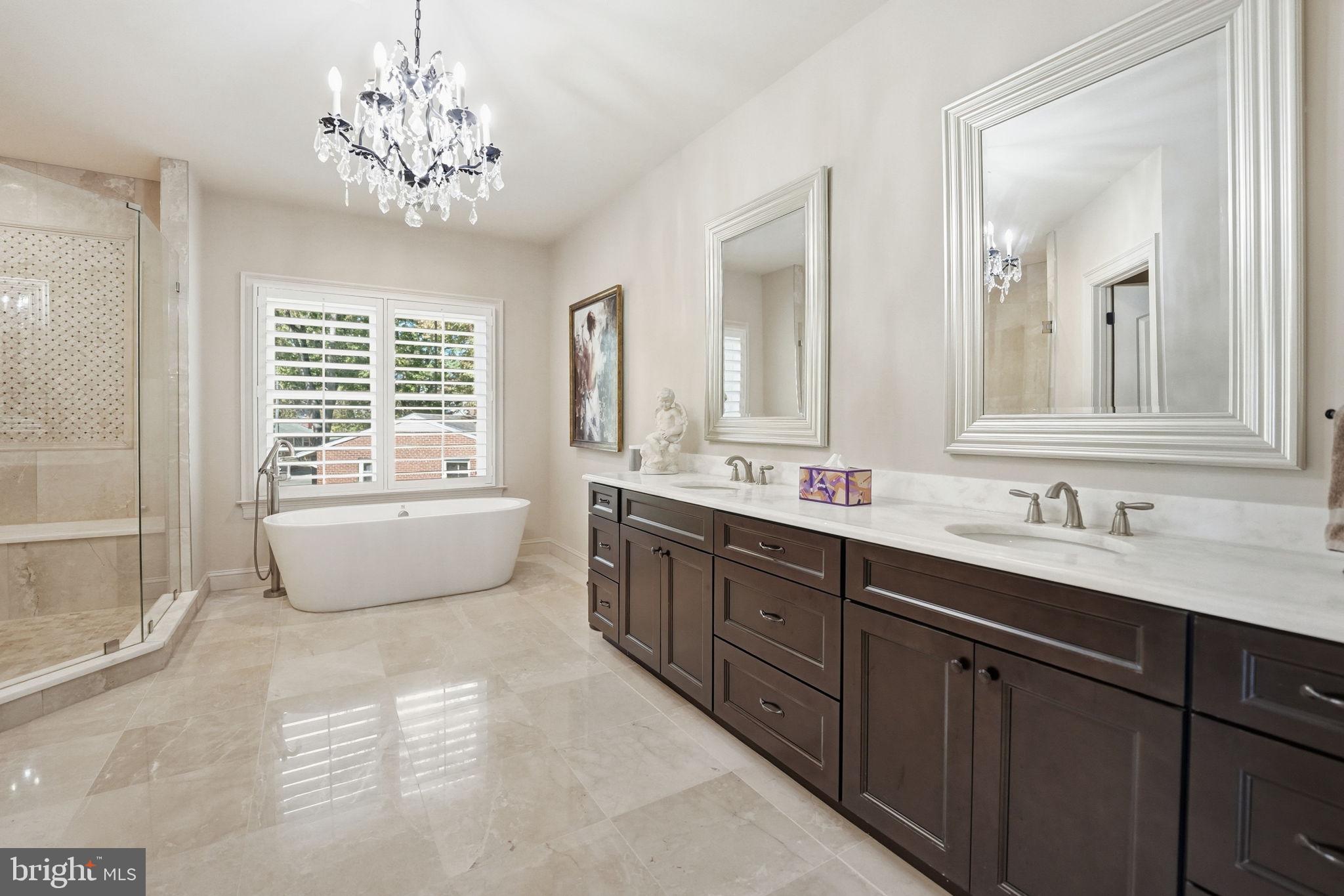 VIENNA WOODS - Residential