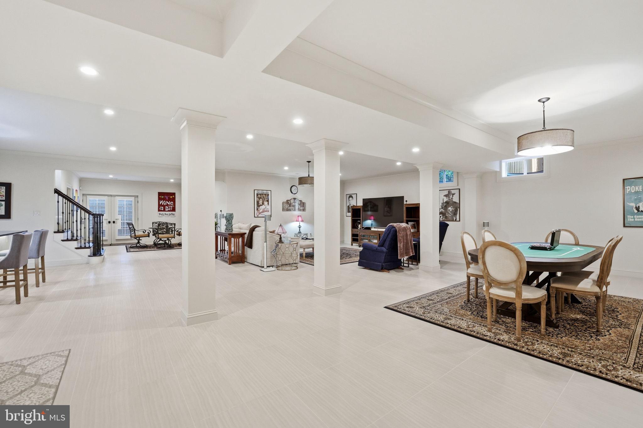 VIENNA WOODS - Residential