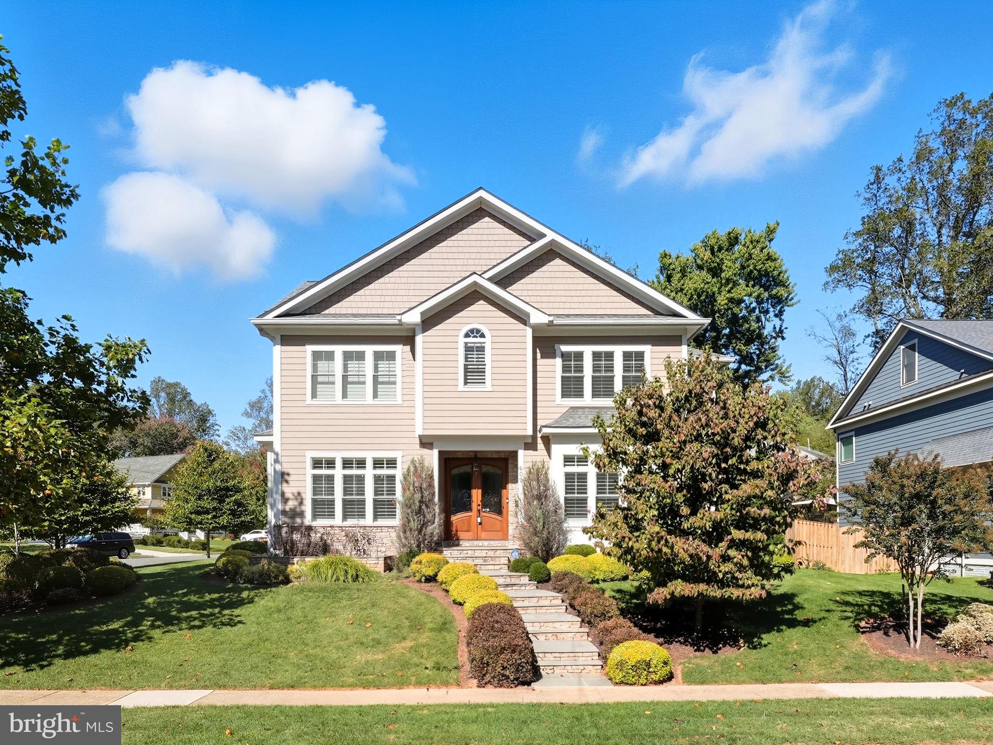 VIENNA WOODS - Residential