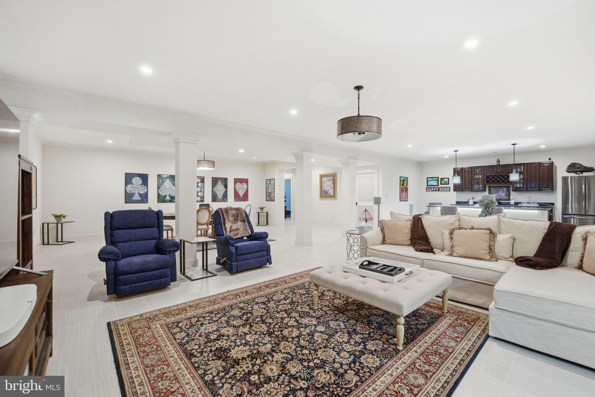 VIENNA WOODS - Residential