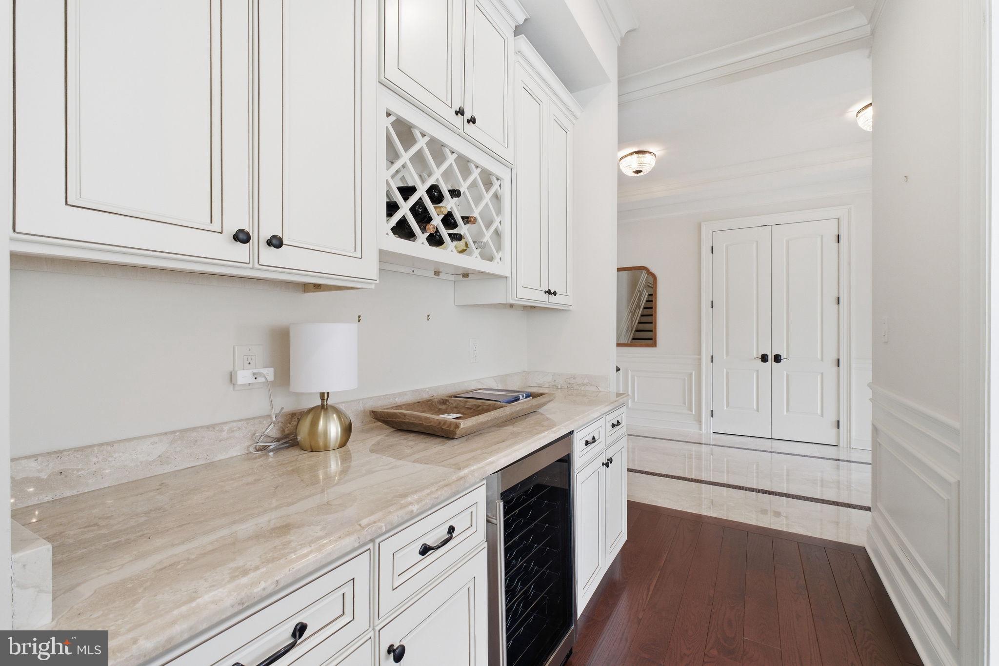 VIENNA WOODS - Residential