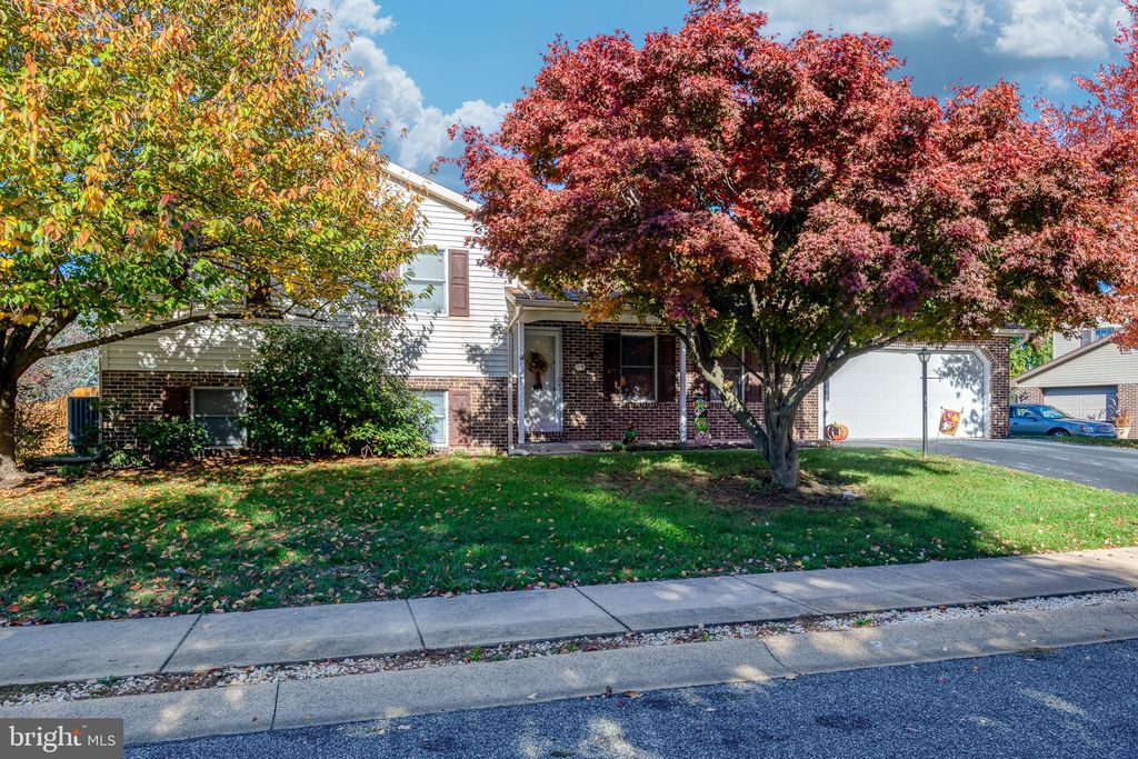 Photo of 333 BUCHANAN DR, EPHRATA, PA 17522 (MLS # PALA2027150)