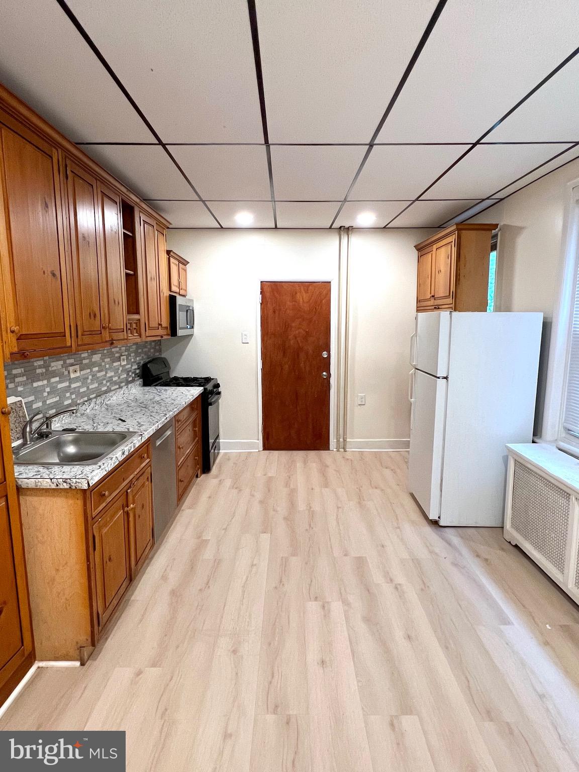 ELMWOOD PARK - Residential