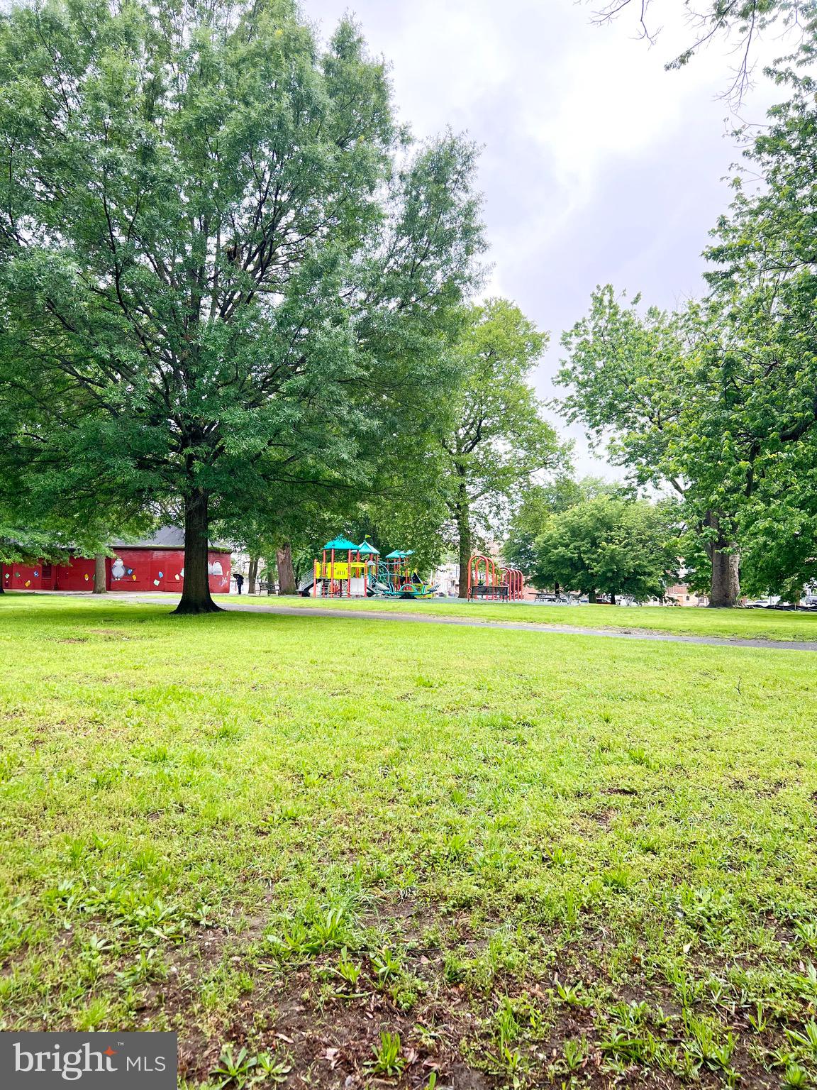 ELMWOOD PARK - Residential