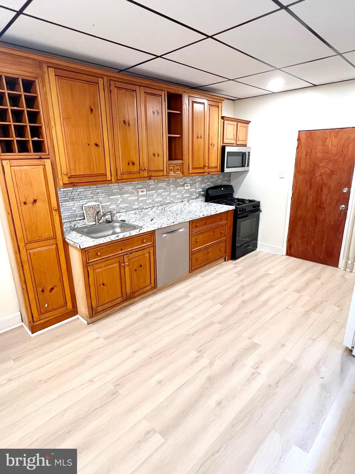 ELMWOOD PARK - Residential