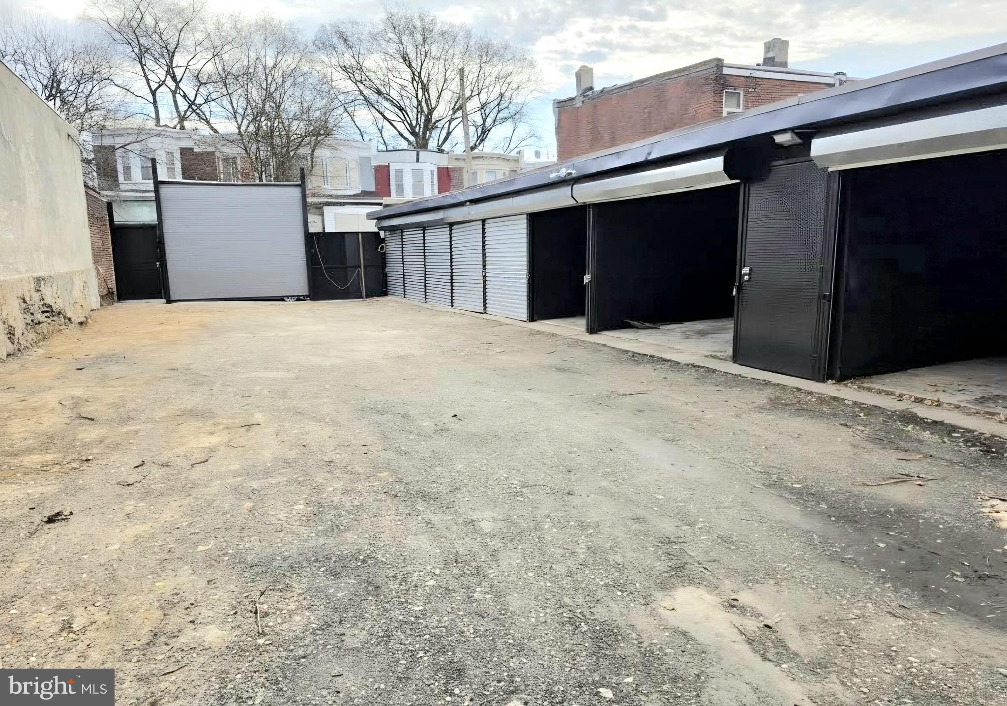 WEST OAK LANE - Land