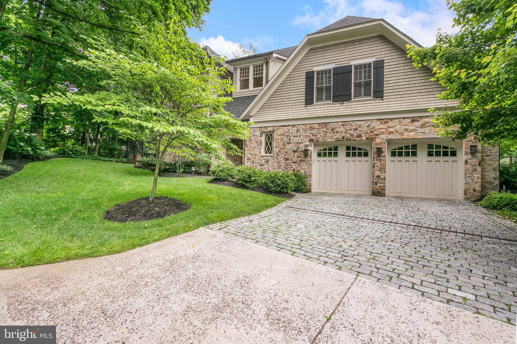 FOREST HILLS - Residential