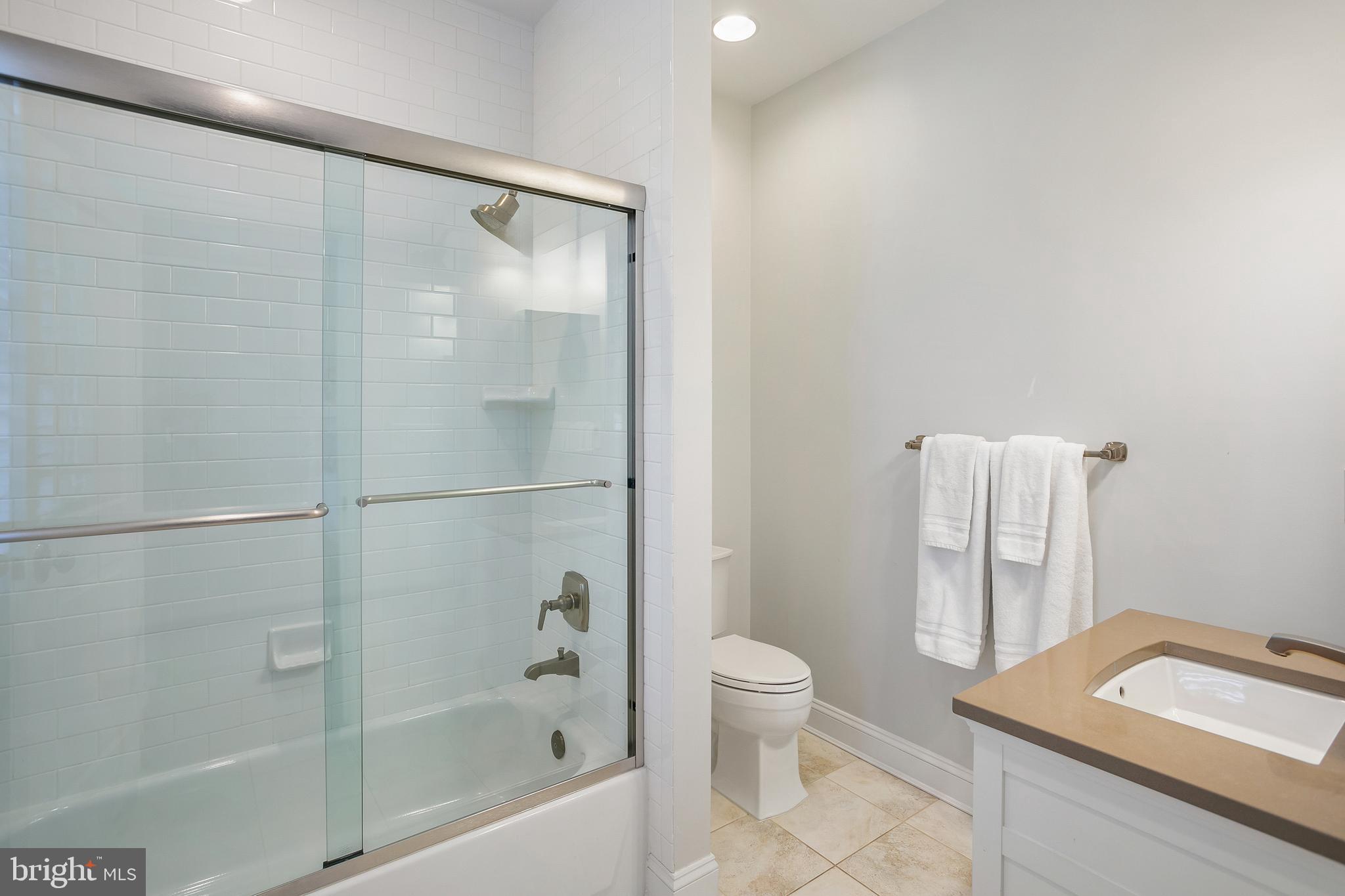 FOREST HILLS - Residential