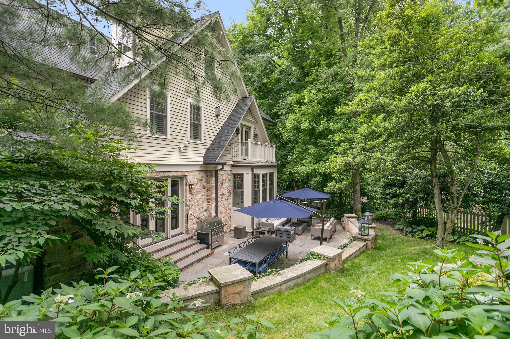 FOREST HILLS - Residential