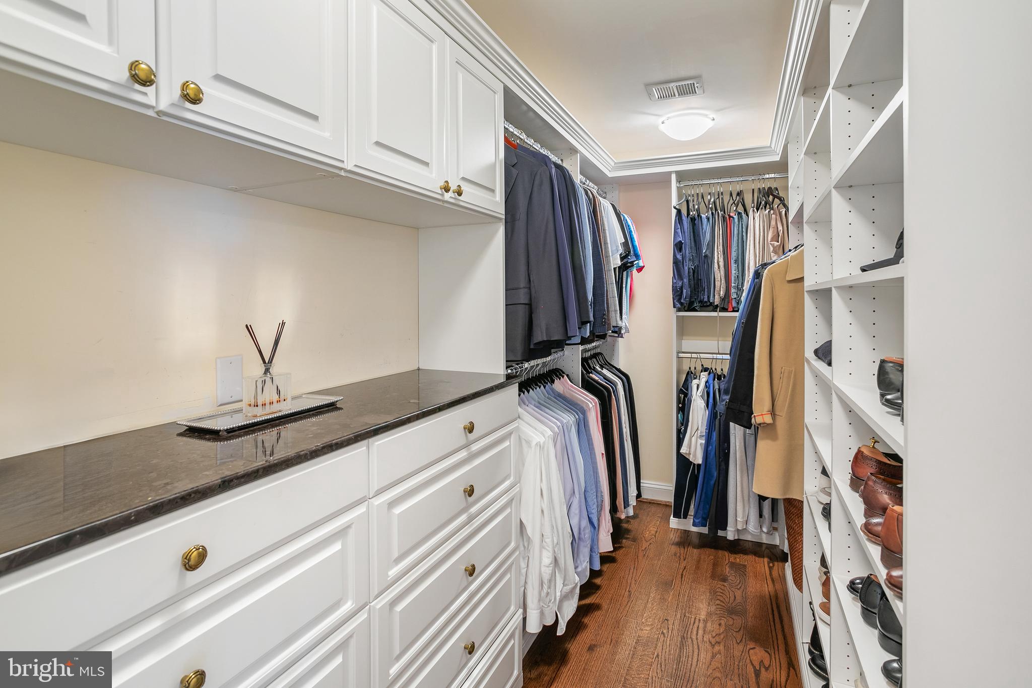 FOREST HILLS - Residential