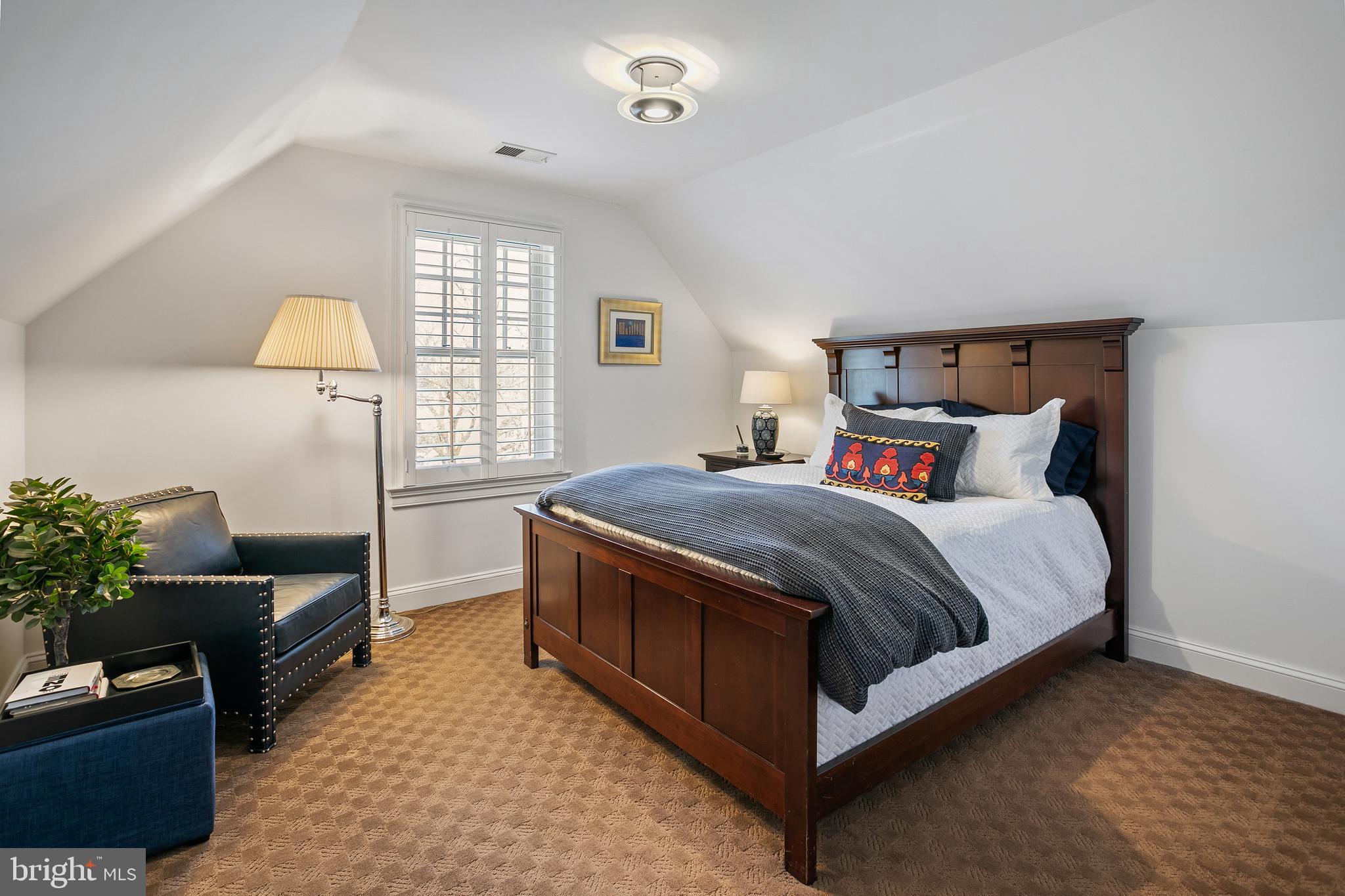 FOREST HILLS - Residential
